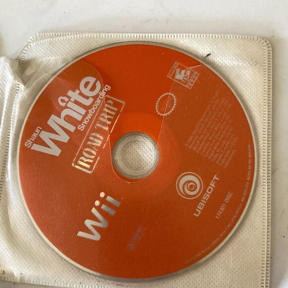 Nintendo Wii Shaun White Snowboarding: Road Trip - Picture 1 of 2